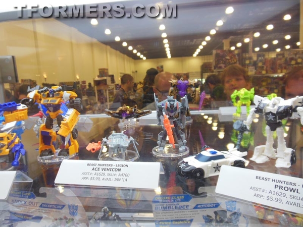 Botcon 2013   Transformers Beast Hunters 2014 New Figures Display  (103 of 131)